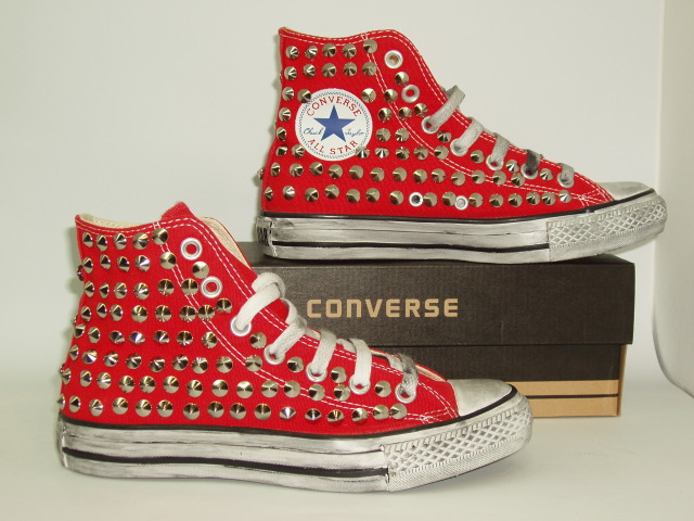 converse gialle alte con borchie