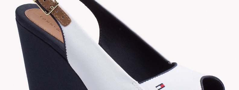 Tommy Hilfiger per un week end con le zeppe Tommy Hilfiger per un week end con le zeppe