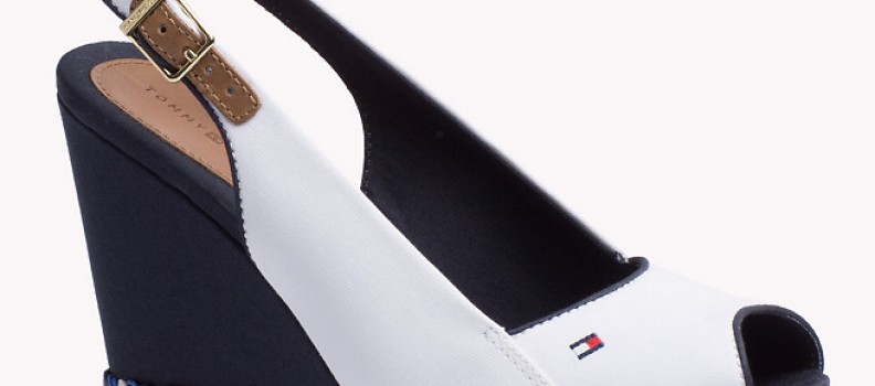 Tommy Hilfiger per un week end con le zeppe