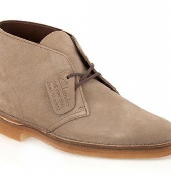 Avvoltolare l’orlo dei pantaloni? Sì, si può ma solo con Clarks!