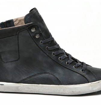 Crime: Sneakers by London